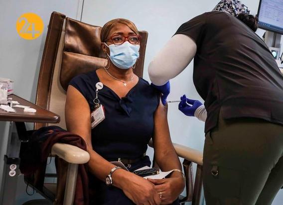 اولین کسانی که در آمریکا واکسینه شدند