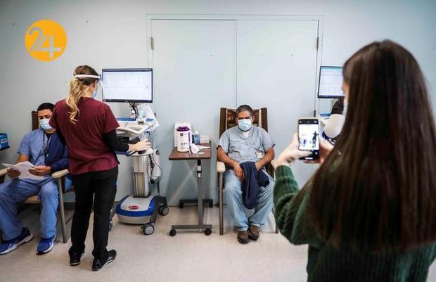 اولین کسانی که در آمریکا واکسینه شدند