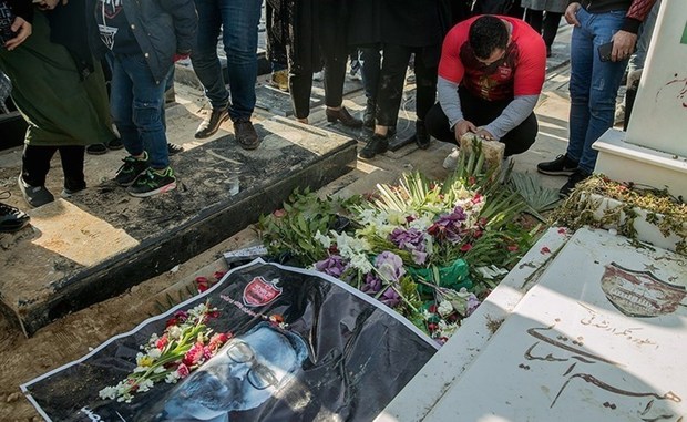 مهرداد میناوند