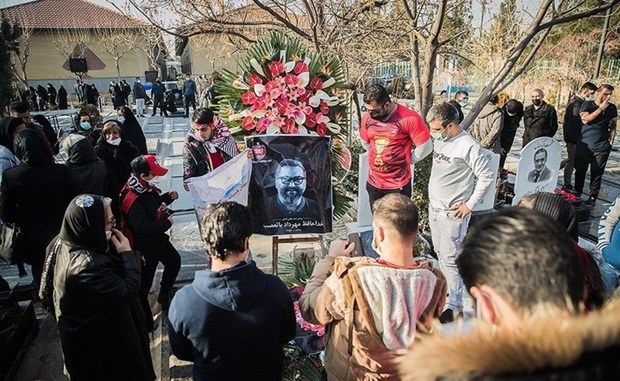 مهرداد میناوند