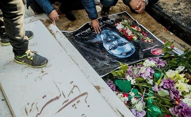 مهرداد میناوند