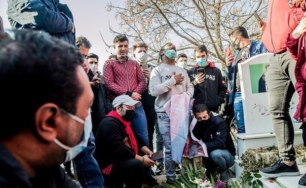 مهرداد میناوند