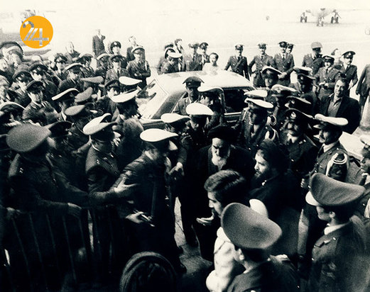 تصاویر روز بازگشت روح الله خمینی به ایران