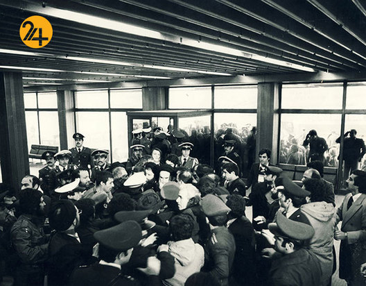 تصاویر روز بازگشت روح الله خمینی به ایران