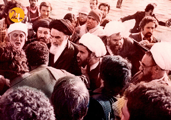 تصاویر روز بازگشت روح الله خمینی به ایران