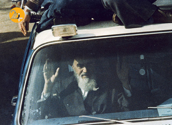 تصاویر روز بازگشت روح الله خمینی به ایران