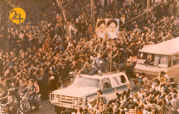 تصاویر روز بازگشت روح الله خمینی به ایران