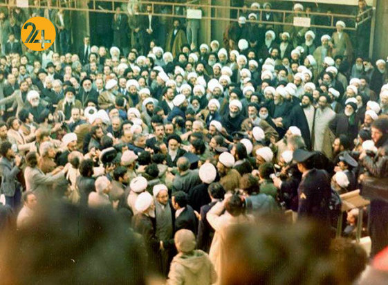 تصاویر روز بازگشت روح الله خمینی به ایران