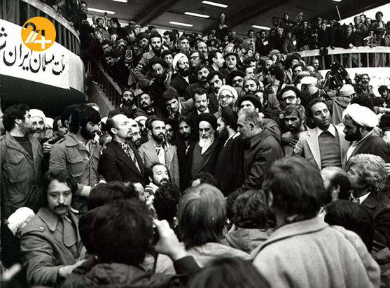 تصاویر روز بازگشت روح الله خمینی به ایران