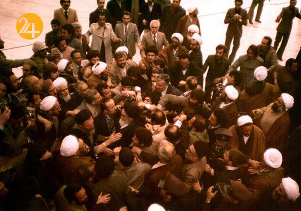 تصاویر روز بازگشت روح الله خمینی به ایران