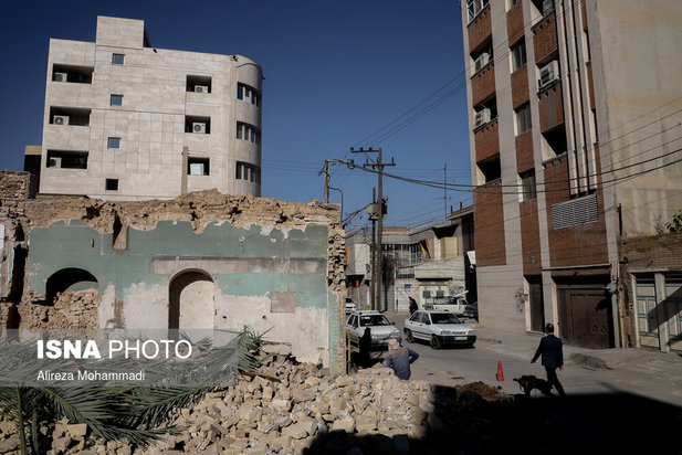 تخریب خانه پدری احمد محمود