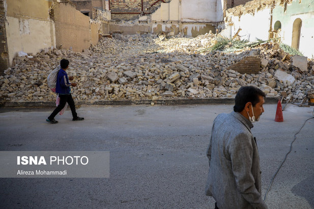 تخریب خانه پدری احمد محمود