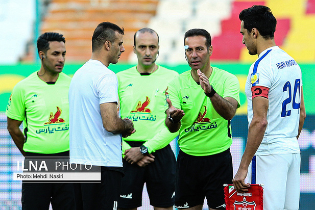 دیدار تیم های پرسپولیس و پیکان