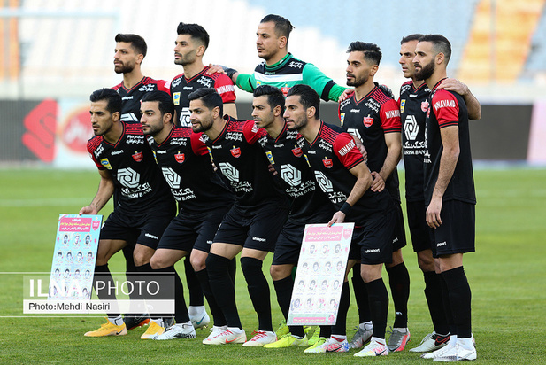 دیدار تیم های پرسپولیس و پیکان
