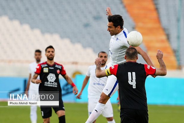 دیدار تیم های پرسپولیس و پیکان