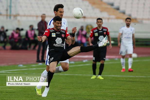 دیدار تیم های پرسپولیس و پیکان