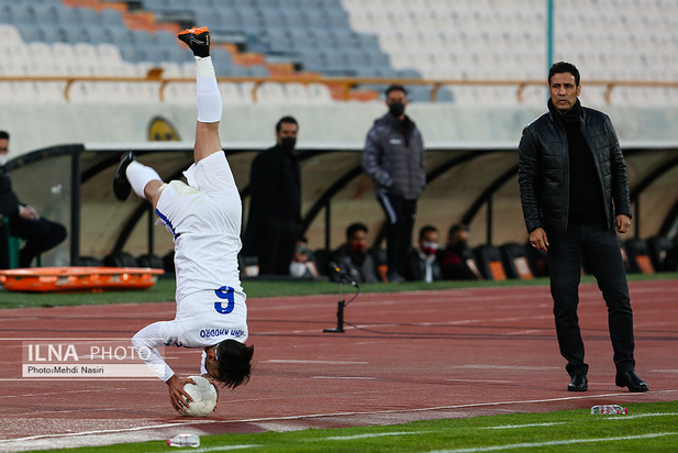 دیدار تیم های پرسپولیس و پیکان