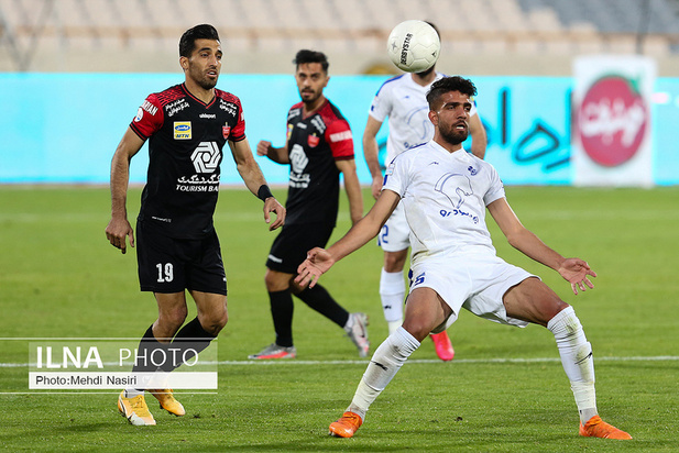 دیدار تیم های پرسپولیس و پیکان