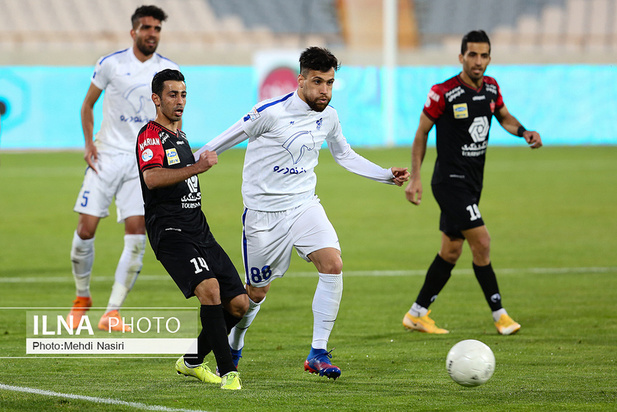 دیدار تیم های پرسپولیس و پیکان