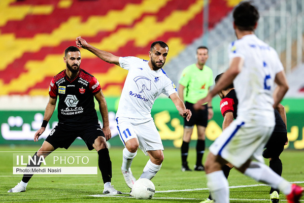 دیدار تیم های پرسپولیس و پیکان