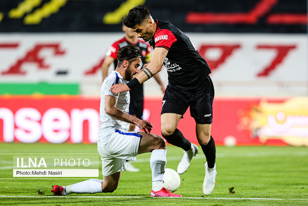 دیدار تیم های پرسپولیس و پیکان