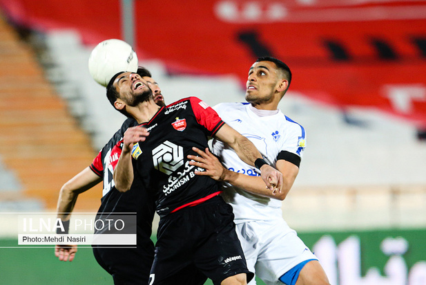 دیدار تیم های پرسپولیس و پیکان