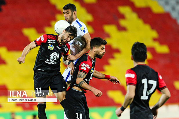 دیدار تیم های پرسپولیس و پیکان