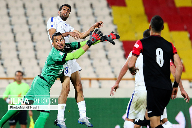 دیدار تیم های پرسپولیس و پیکان