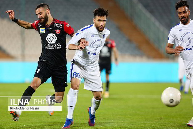 دیدار تیم های پرسپولیس و پیکان