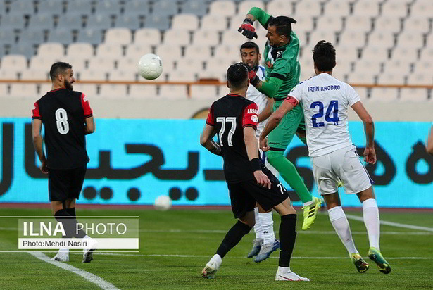 دیدار تیم های پرسپولیس و پیکان