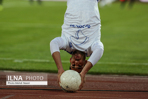 دیدار تیم های پرسپولیس و پیکان