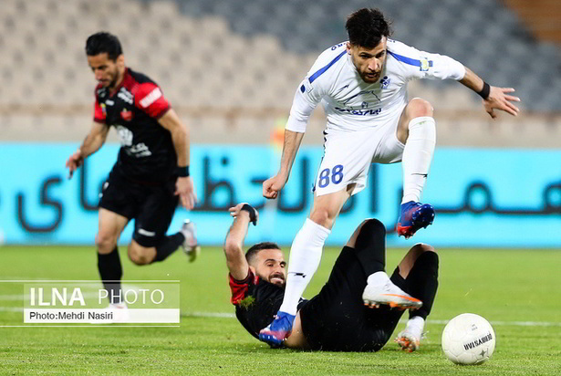 دیدار تیم های پرسپولیس و پیکان