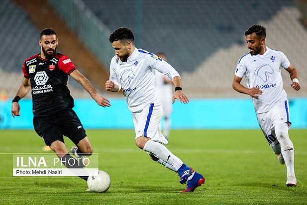 دیدار تیم های پرسپولیس و پیکان