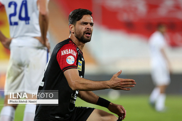 دیدار تیم های پرسپولیس و پیکان