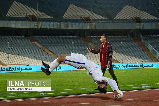 دیدار تیم های پرسپولیس و پیکان