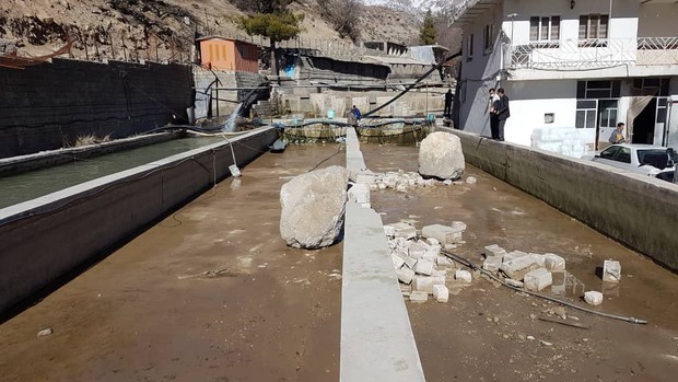 جدال زلزله‌زدگان سی‌سخت با سرما