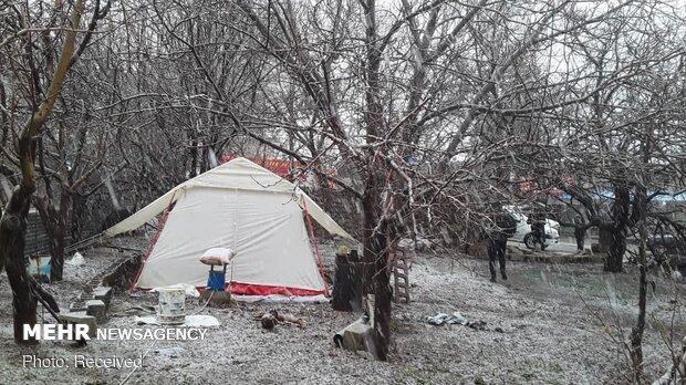 جدال زلزله‌زدگان سی‌سخت با سرما