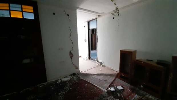 جدال زلزله‌زدگان سی‌سخت با سرما