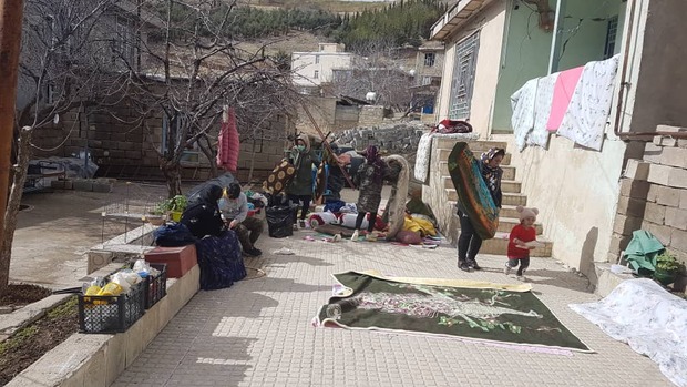 جدال زلزله‌زدگان سی‌سخت با سرما