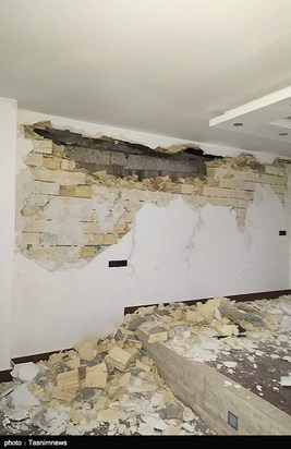 جدال زلزله‌زدگان سی‌سخت با سرما