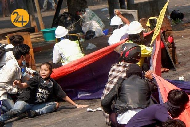 تشییع پیکر آنجل دختر کشته شده در اعتراضات میانمار