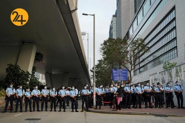 تجمع طرفداران فعالان سیاسی بازداشت شده هنگ کنگی