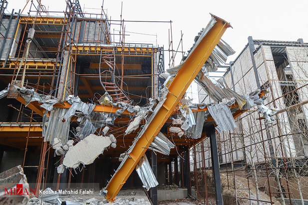 آغاز تخریب ساخت و سازهای غیرقانونی در کلاک