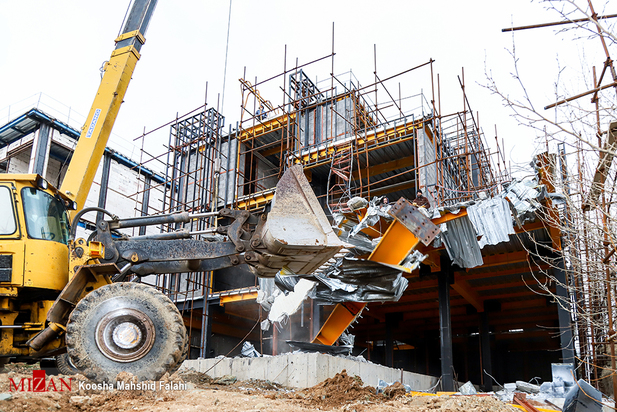 آغاز تخریب ساخت و سازهای غیرقانونی در کلاک
