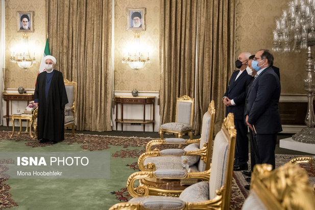 دیدار وزیر امور خارجه چین با حسن روحانی