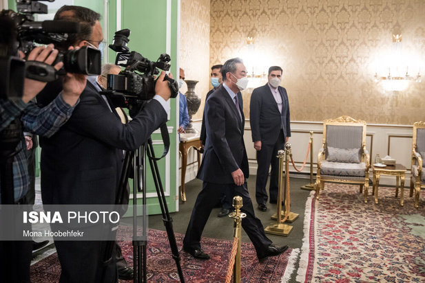 دیدار وزیر امور خارجه چین با حسن روحانی