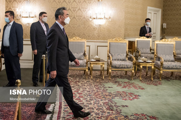 دیدار وزیر امور خارجه چین با حسن روحانی