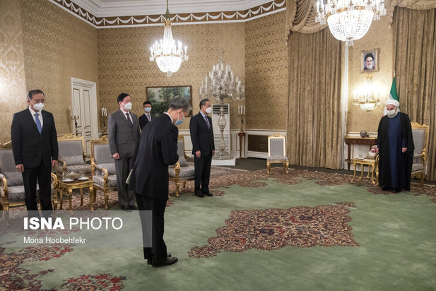 دیدار وزیر امور خارجه چین با حسن روحانی