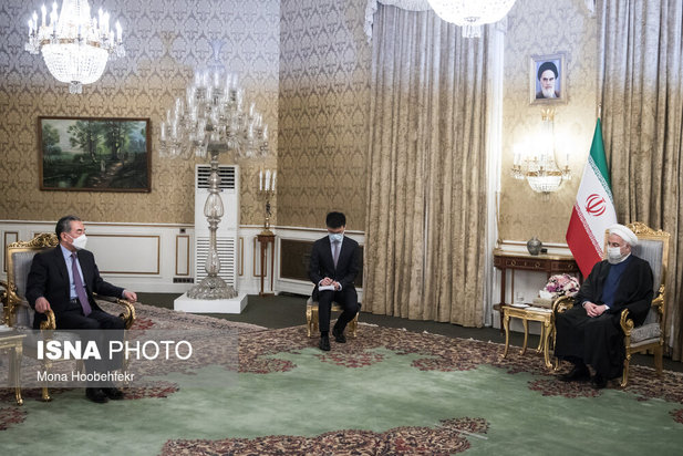 دیدار وزیر امور خارجه چین با حسن روحانی