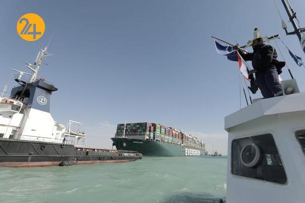 آزاد شدن کشتی به گل نشسته کانال سوئز